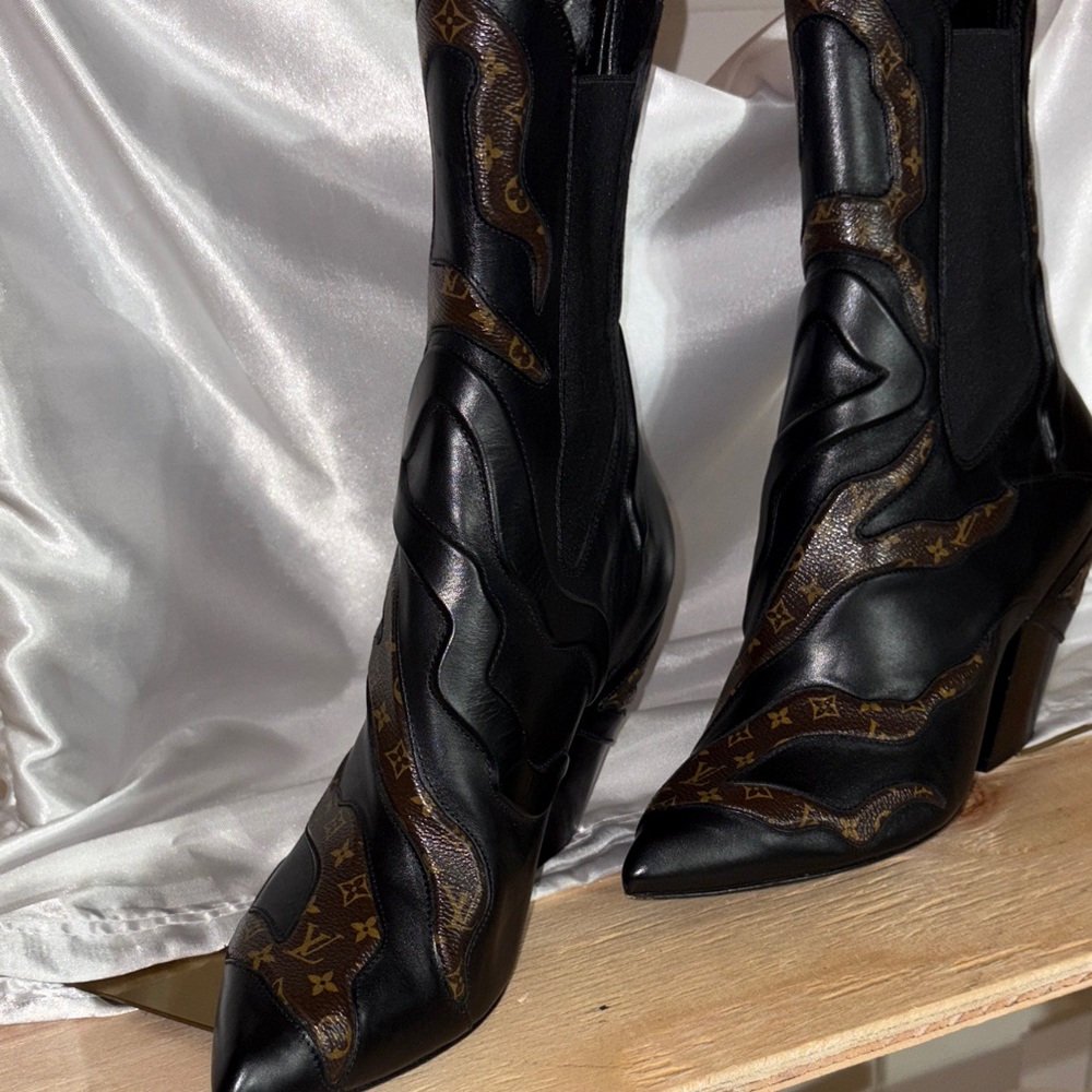 Rare LV Fireball anckle boots - Picture 3 of 11